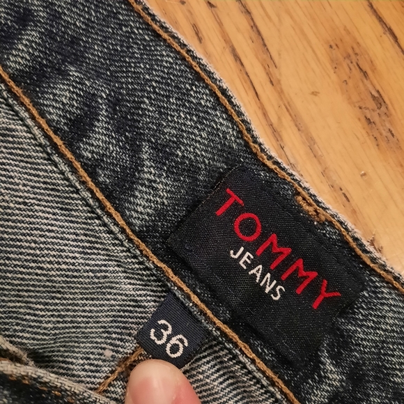 Tommy Hilfiger Dark Wash Vintage Jean Shorts - Picture 6 of 9